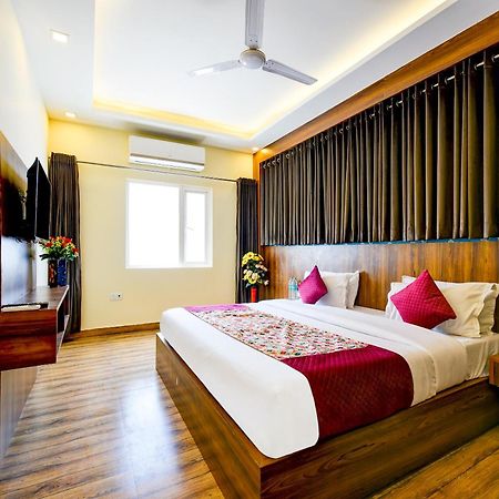 Rosewood Suites A Family Hotel Near Delhi Airport Ню Делхи Екстериор снимка